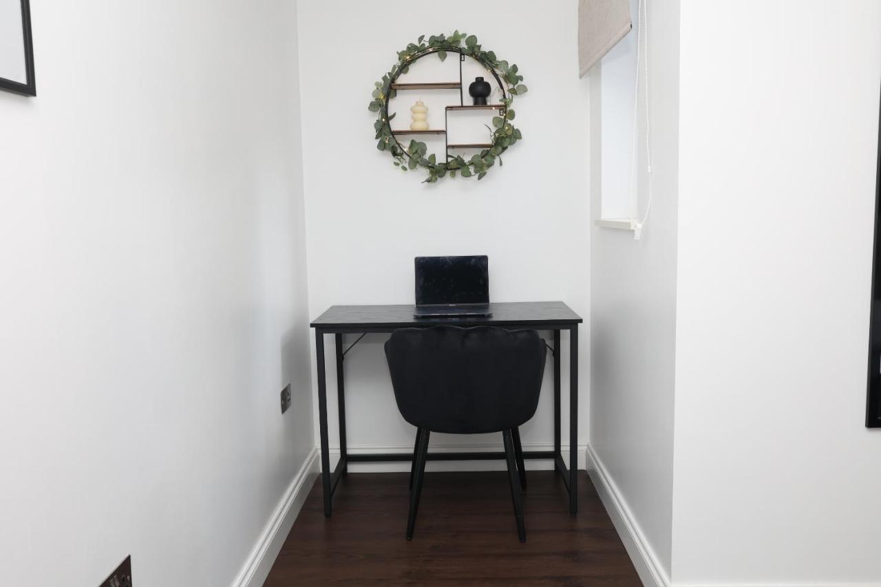 Watford Luxury 1 Bed Flat - Free Parking Appartement Buitenkant foto