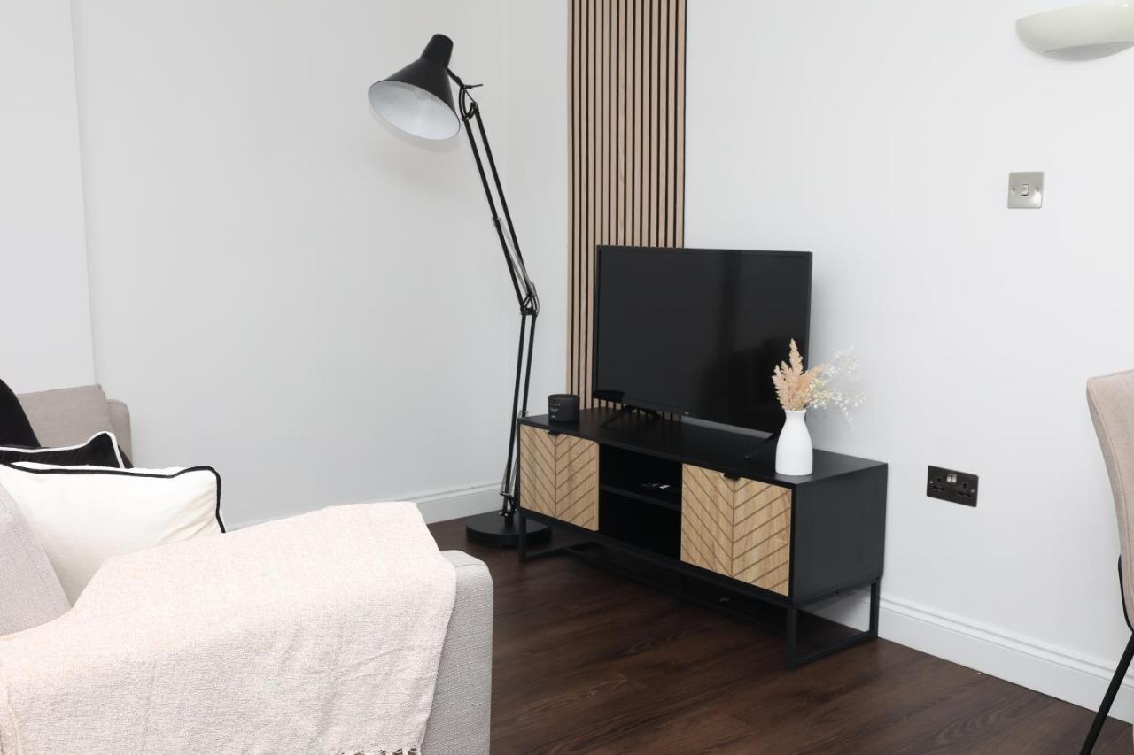 Watford Luxury 1 Bed Flat - Free Parking Appartement Buitenkant foto