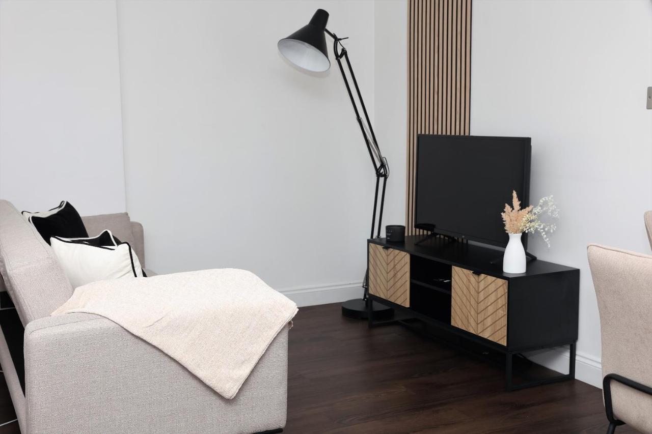 Watford Luxury 1 Bed Flat - Free Parking Appartement Buitenkant foto